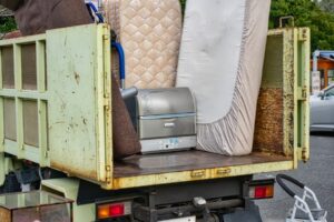 不用品回収は自治体と民間どちらが良い？違いを徹底解説！